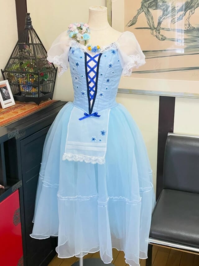 アトリエ・ウーノ】大阪でバレエ衣装レンタルとバレエティアラ教室